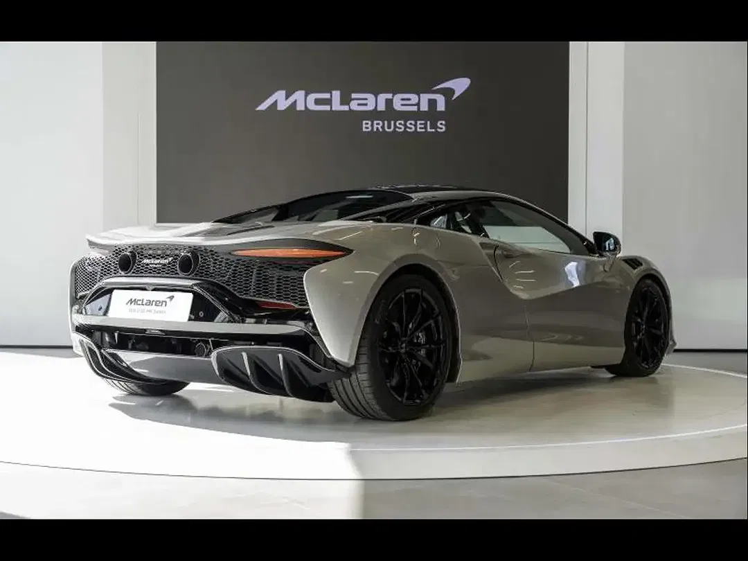 McLaren Artura - Thumbnail 3
