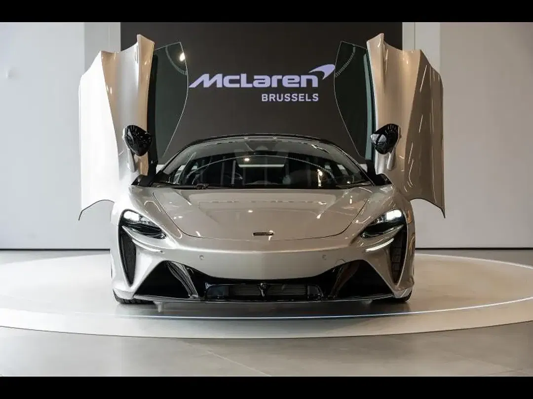 McLaren Artura - Thumbnail 6