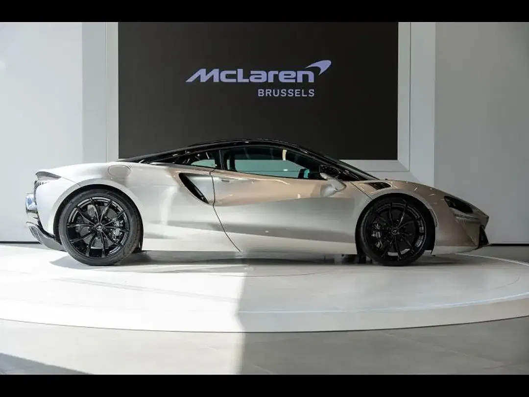 McLaren Artura - Thumbnail 9