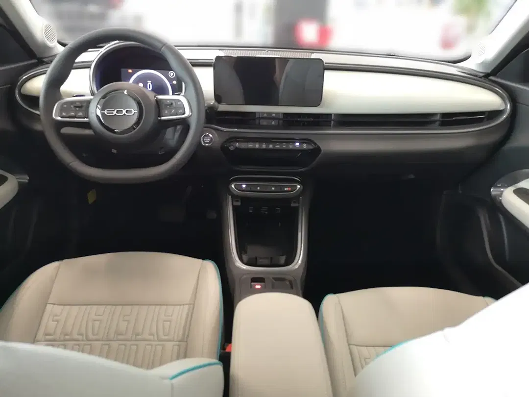 Fiat 600 Hybrid La Prima - Thumbnail 4