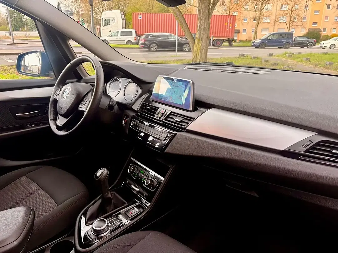 BMW 216 Gran Tourer - Thumbnail 10