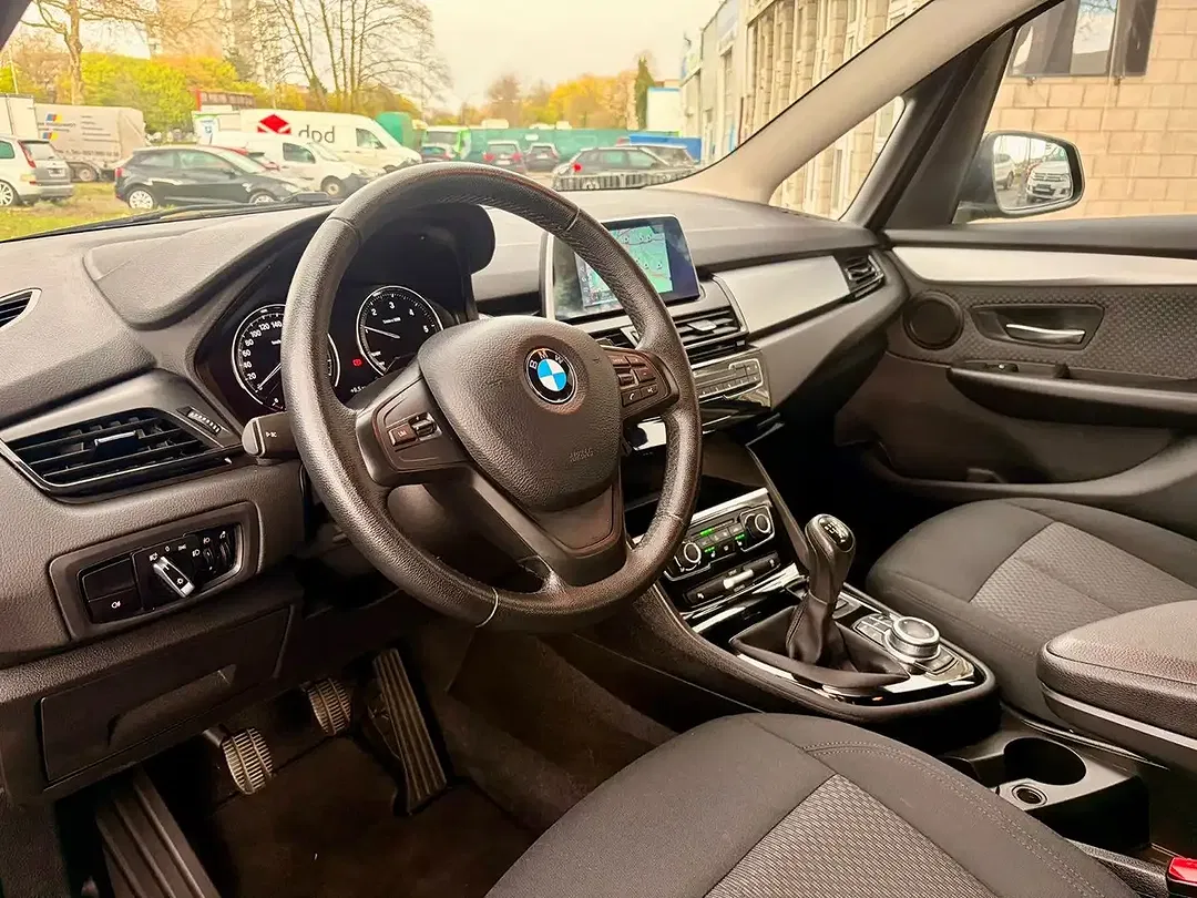 BMW 216 Gran Tourer - Thumbnail 11