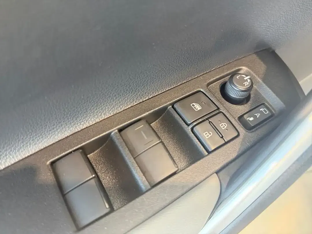 Toyota Corolla Cross Hybrid Style - Thumbnail 9