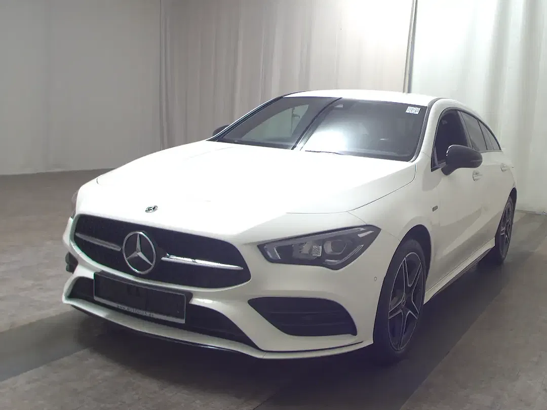 Mercedes-Benz CLA 250 AMG Line Night - Thumbnail 2
