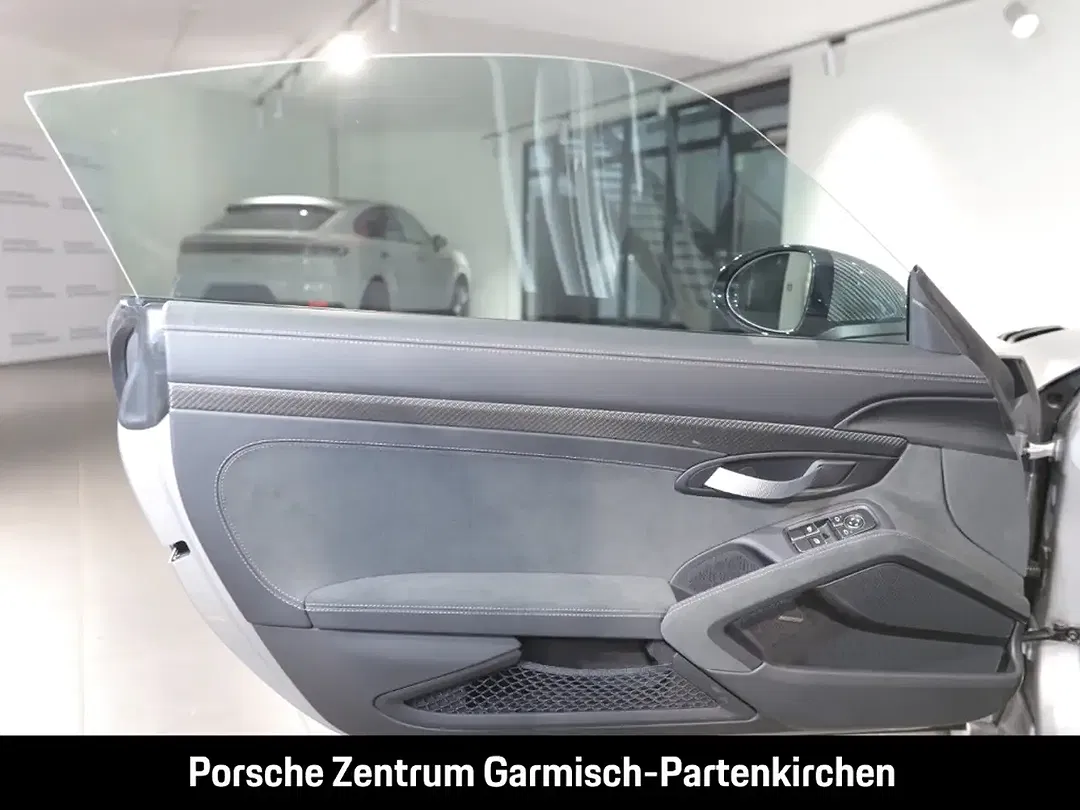 Porsche 718 Spyder RS - Thumbnail 14