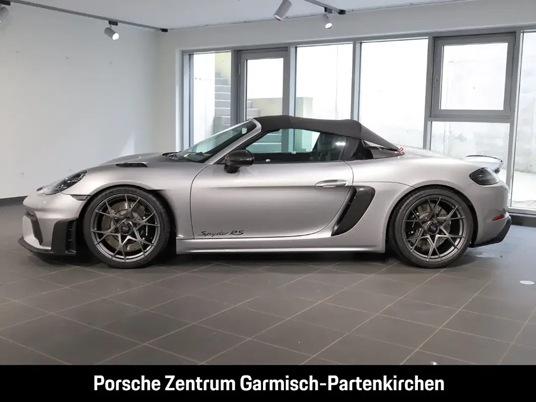 Porsche 718 Spyder RS - foto 2
