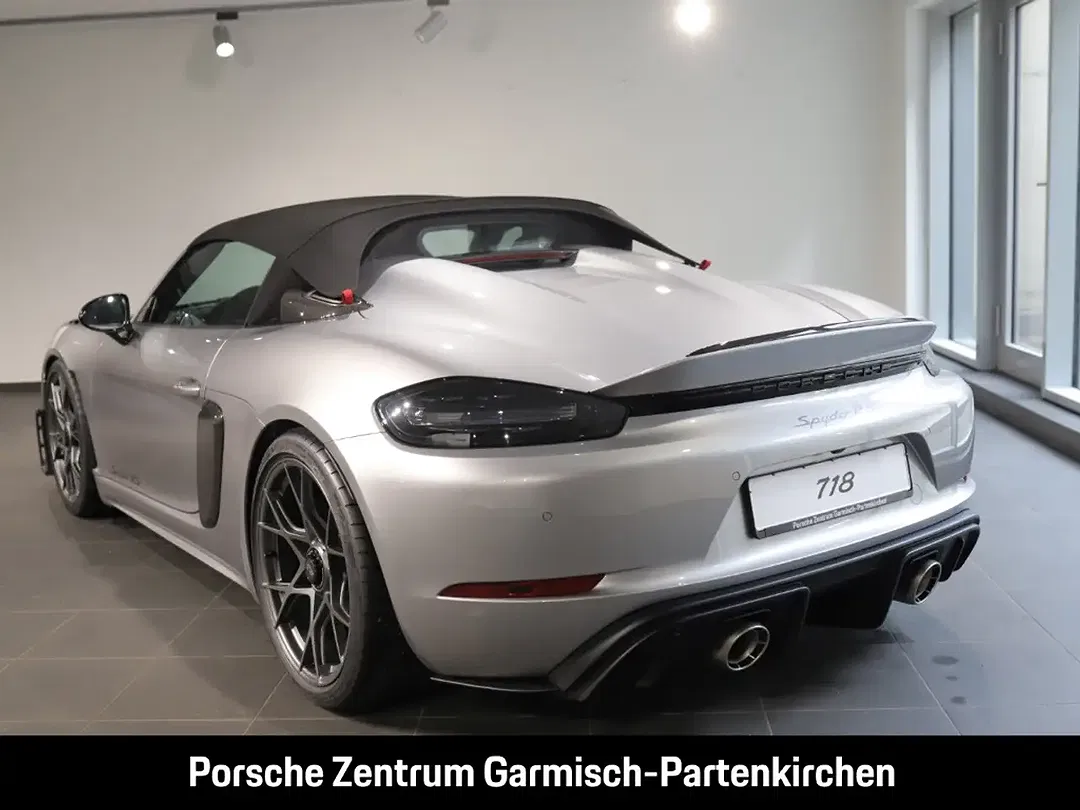 Porsche 718 Spyder RS - Thumbnail 4
