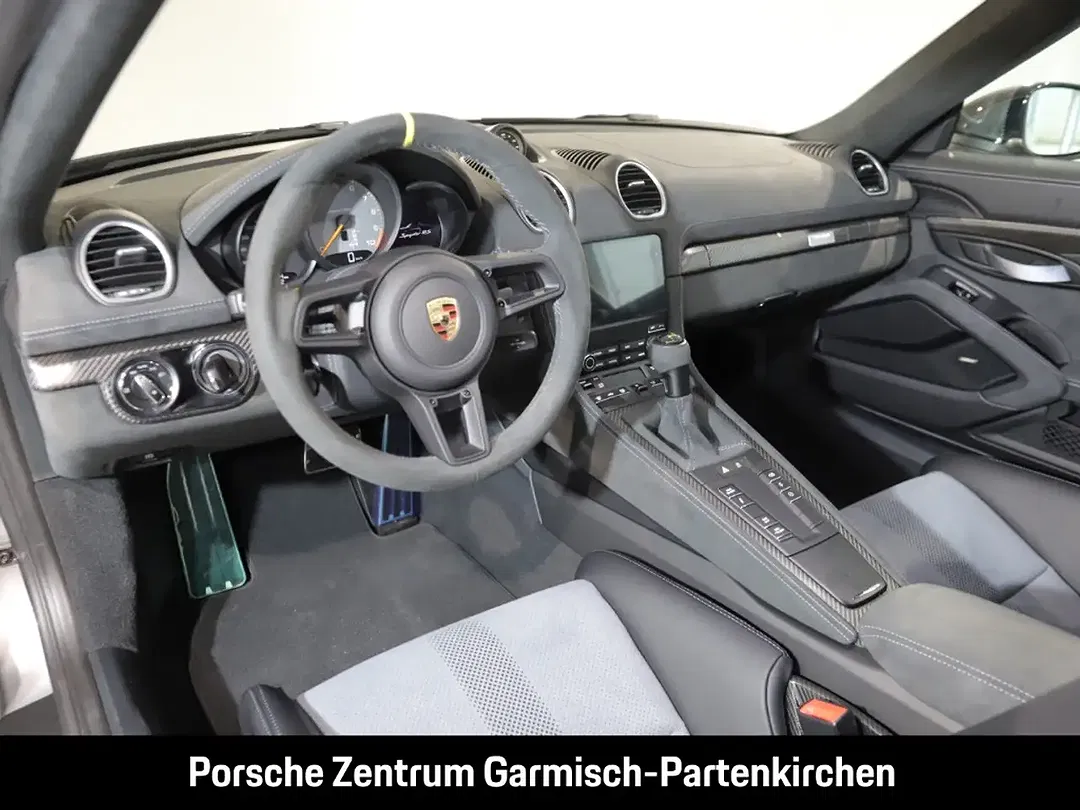 Porsche 718 Spyder RS - Thumbnail 8