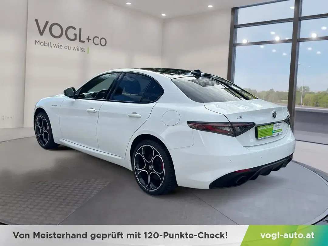 Alfa Romeo Giulia 2.0 Veloce - Thumbnail 3