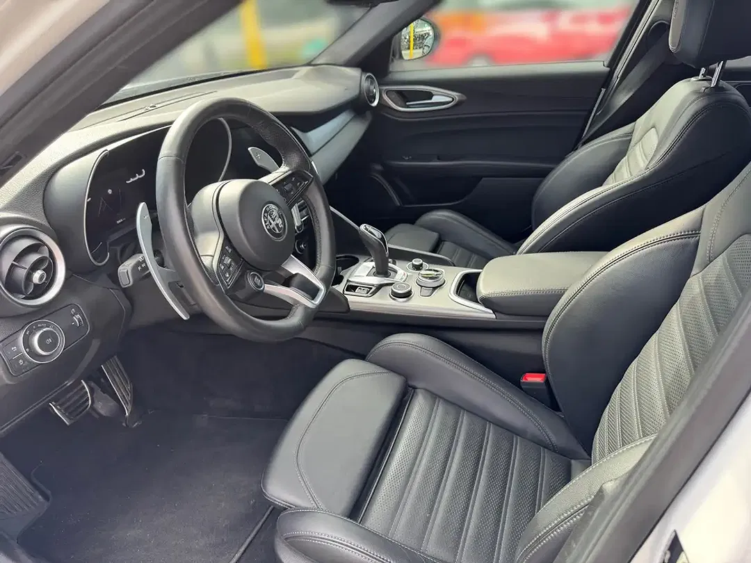 Alfa Romeo Giulia 2.0 Veloce - Thumbnail 5