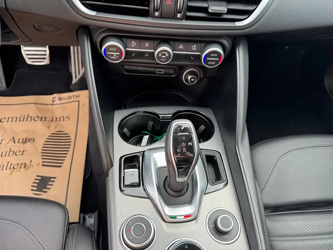 Alfa Romeo Giulia 2.0 Veloce - Thumbnail 8