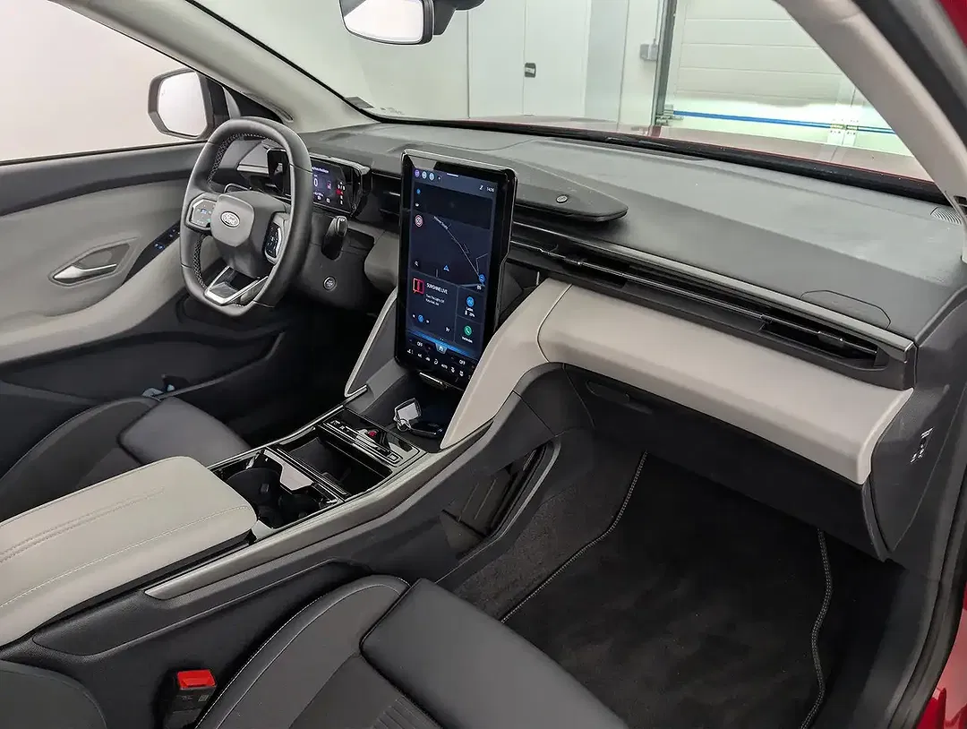 Ford Explorer - Thumbnail 17
