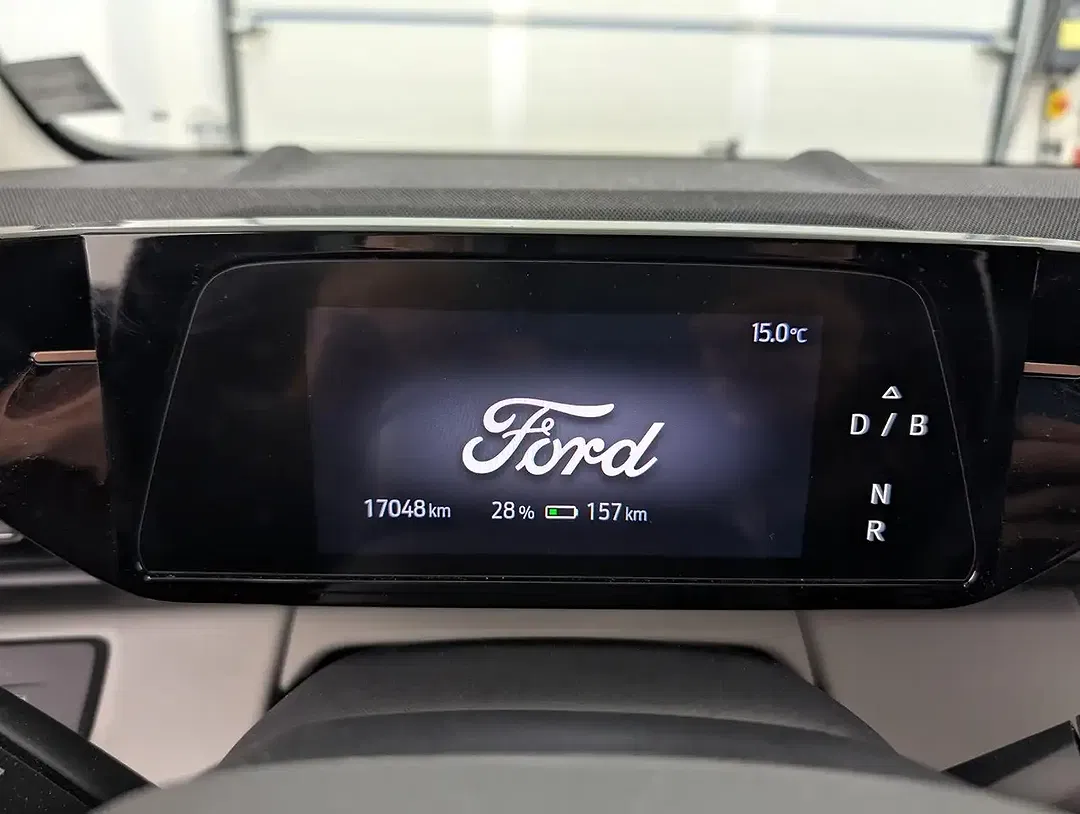 Ford Explorer - Thumbnail 19