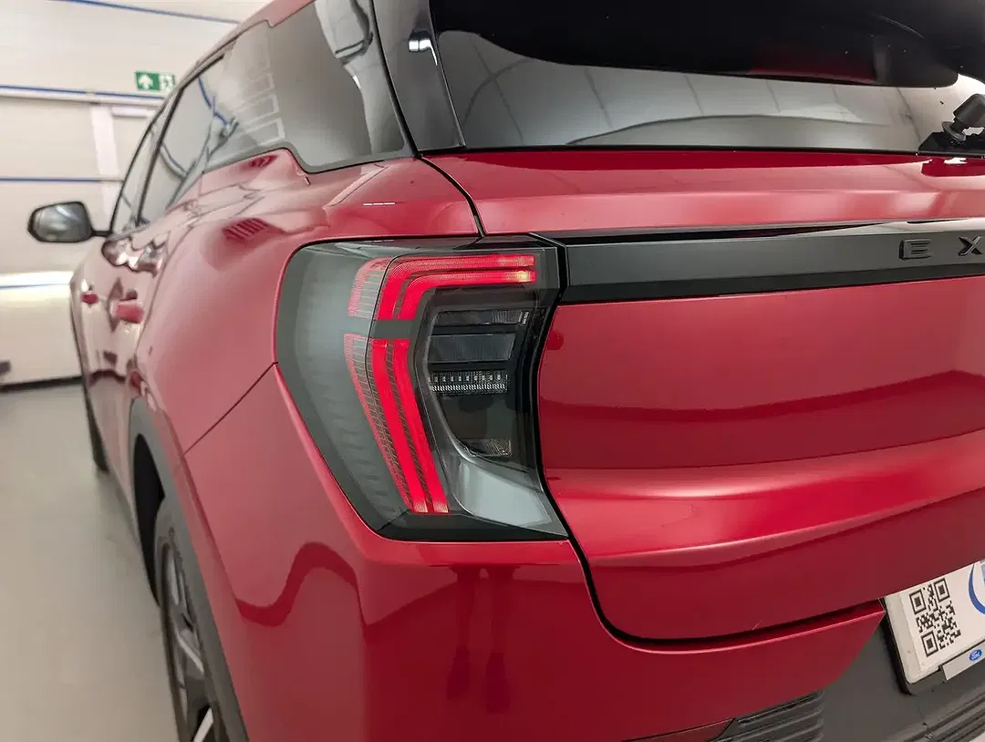 Ford Explorer - Thumbnail 32