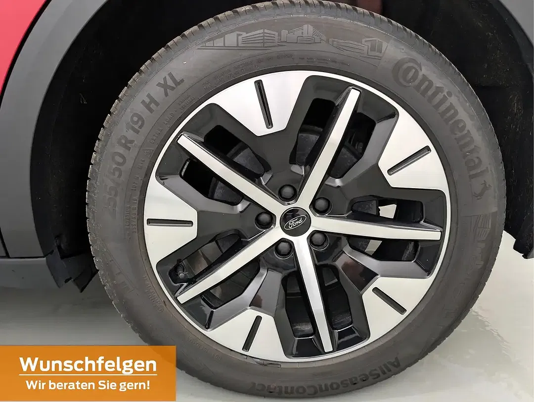 Ford Explorer - Thumbnail 7