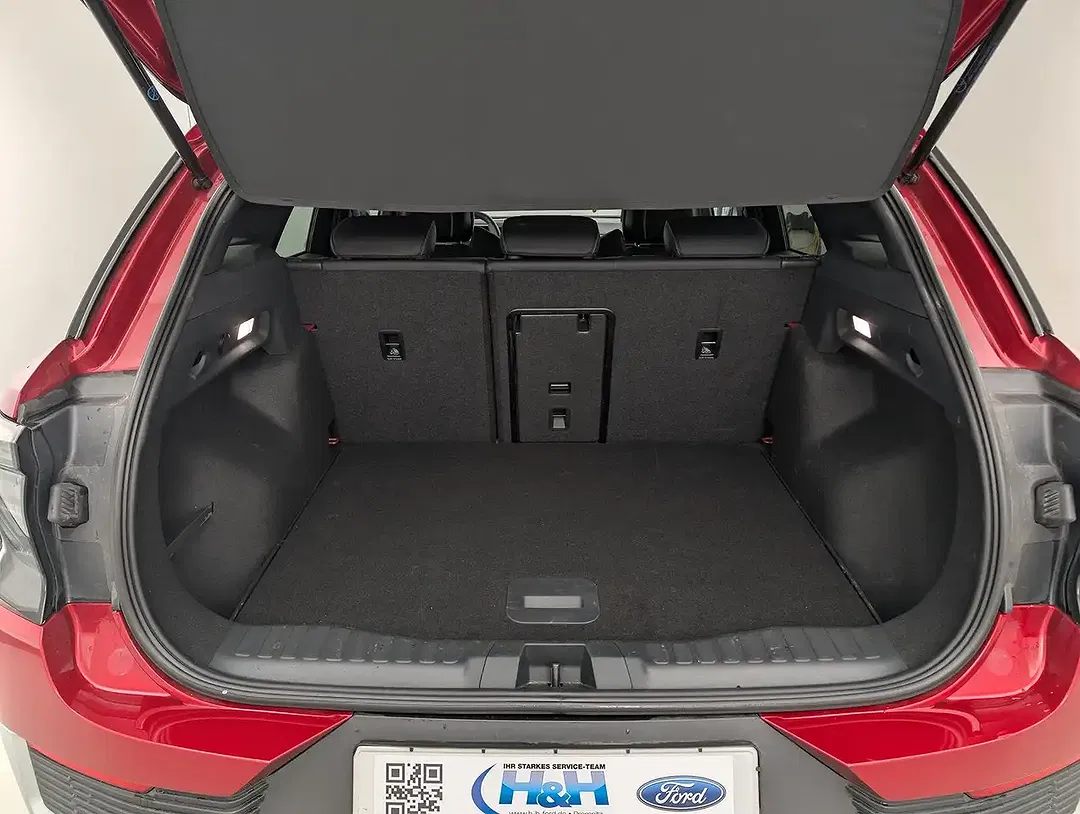 Ford Explorer - Thumbnail 8