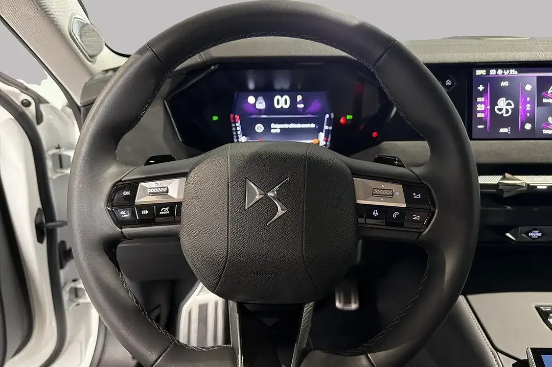 DS Automobiles DS 4 - Thumbnail 11
