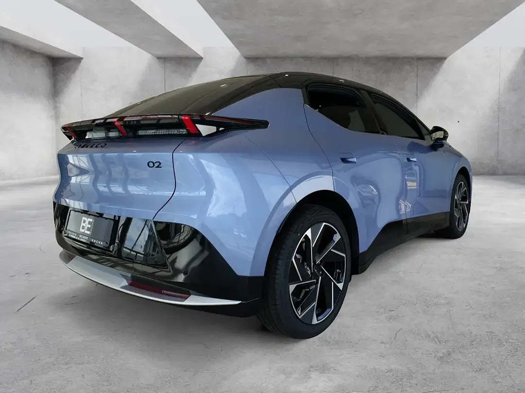 Lynk & Co 02 - Thumbnail 4