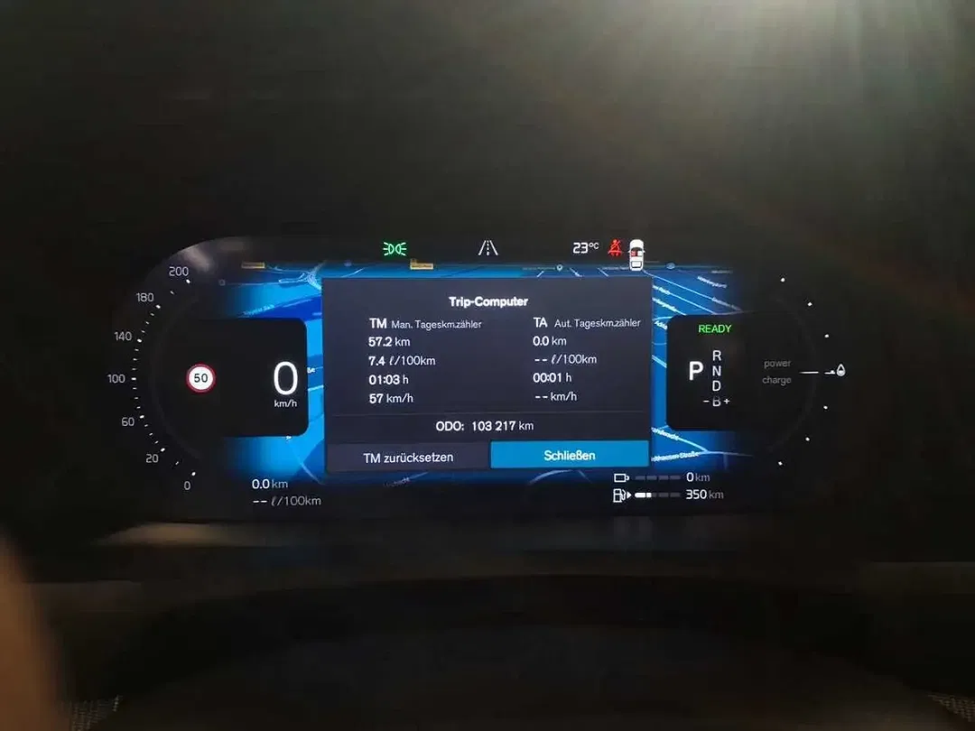Volvo XC90 T8 PHEV AWD Plus Dark - Thumbnail 10
