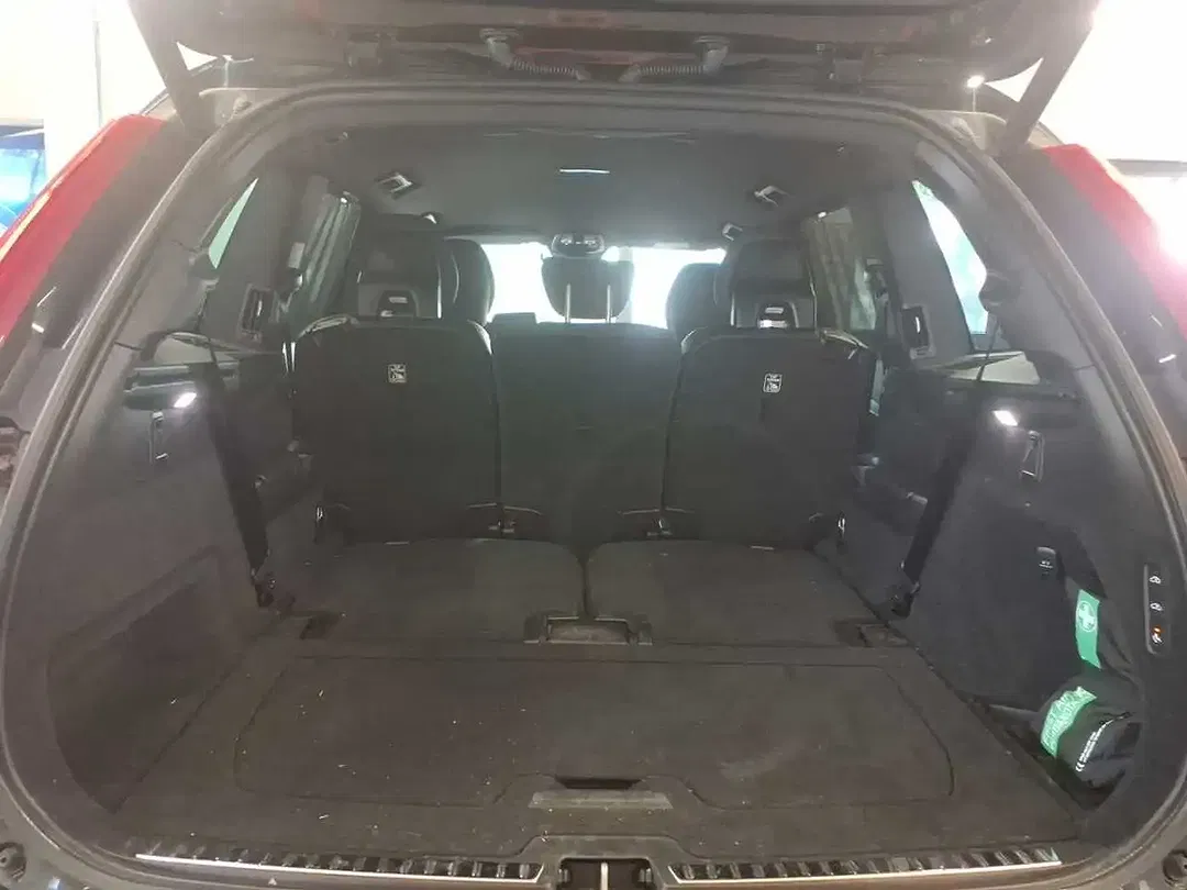Volvo XC90 T8 PHEV AWD Plus Dark - Thumbnail 13