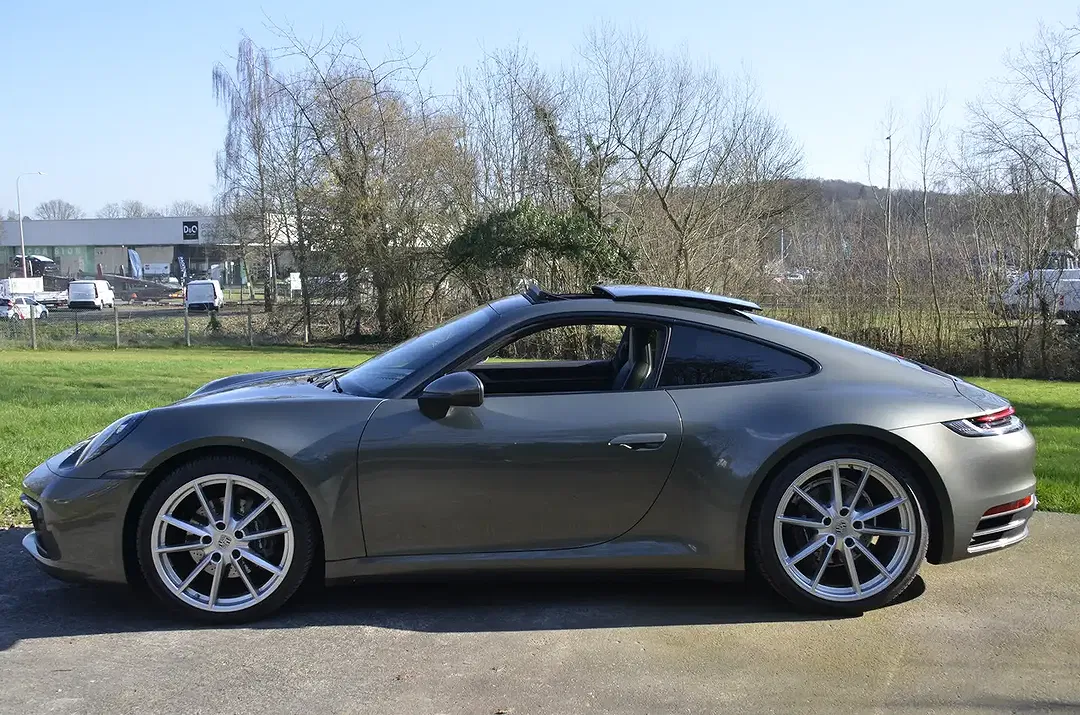 Porsche 992 Carrera - Thumbnail 11