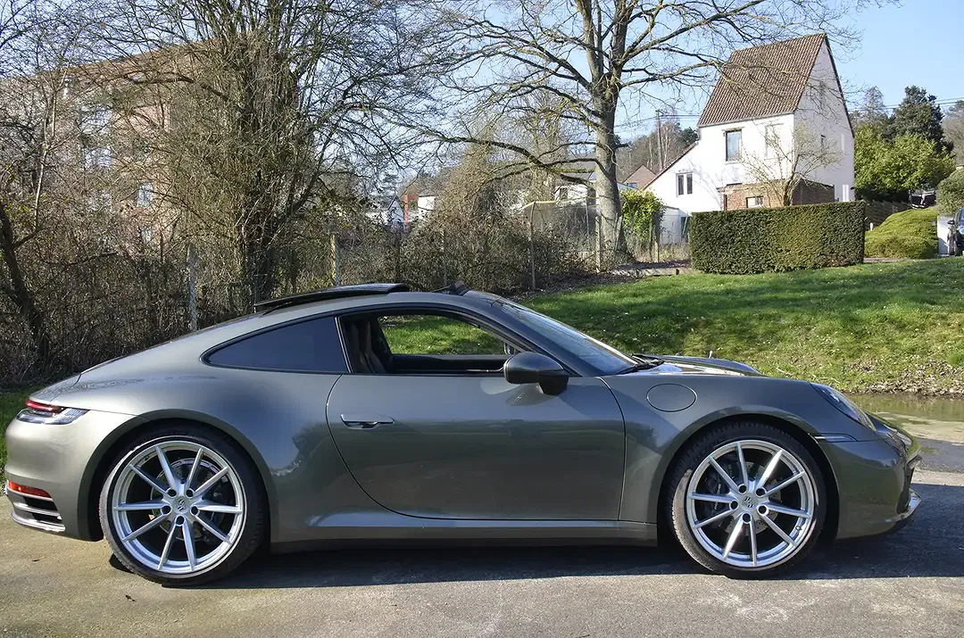 Porsche 992 Carrera - Thumbnail 6