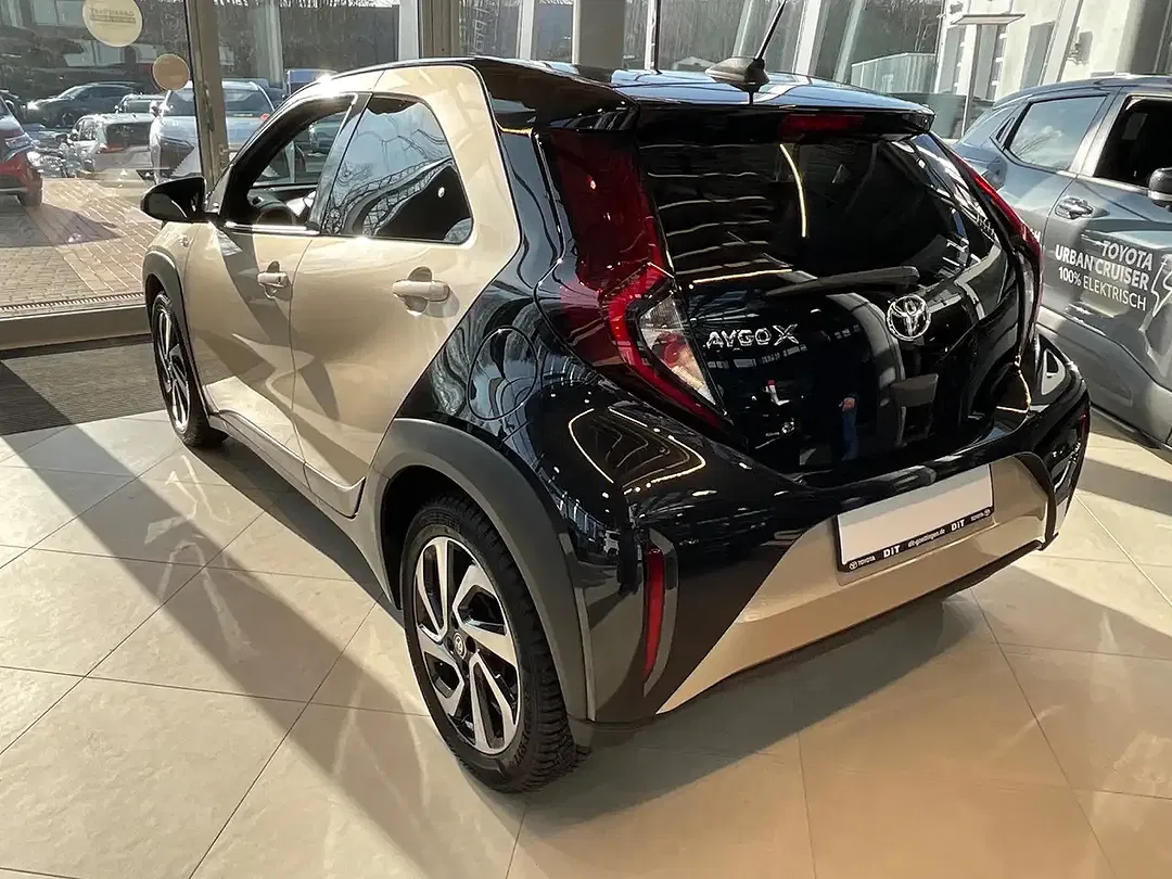 Toyota Aygo - Thumbnail 9