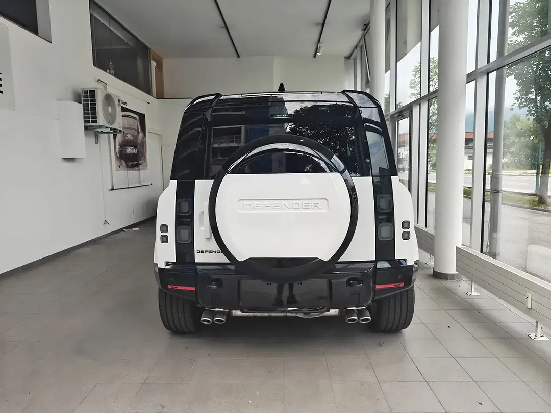 Land Rover Defender V8 90 - Thumbnail 10