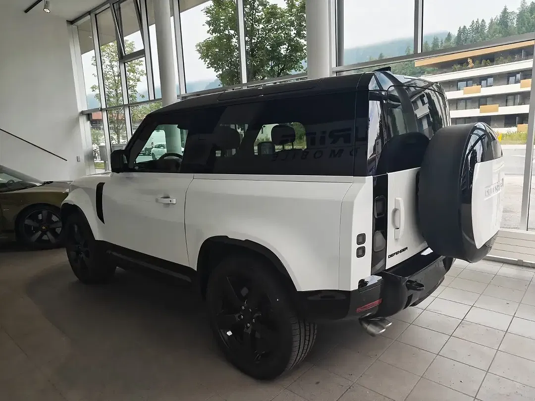 Land Rover Defender V8 90 - Thumbnail 5