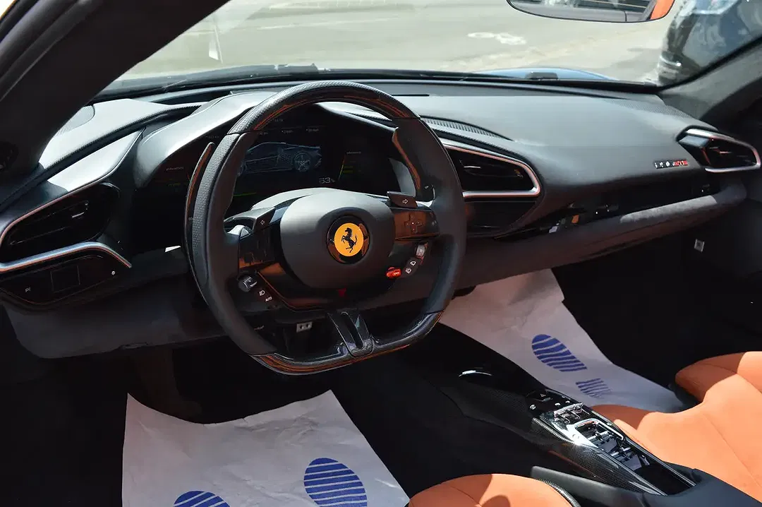 Ferrari 296 GTS 3.0 V6 PHEV - Thumbnail 8