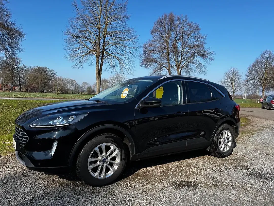 Ford Kuga Hybrid Titanium X - Thumbnail 2