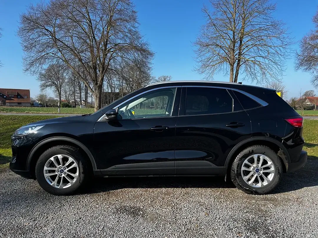 Ford Kuga Hybrid Titanium X - Thumbnail 3
