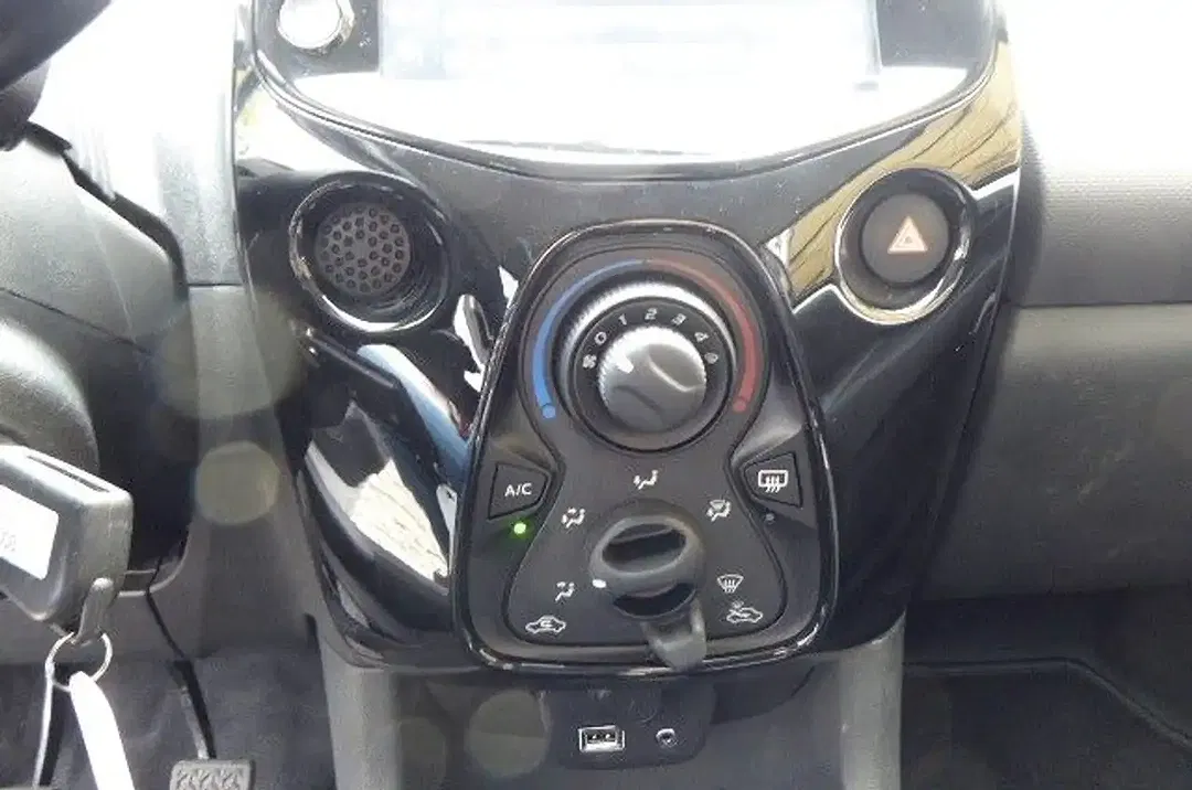 Peugeot 108 VTi Style - Thumbnail 11