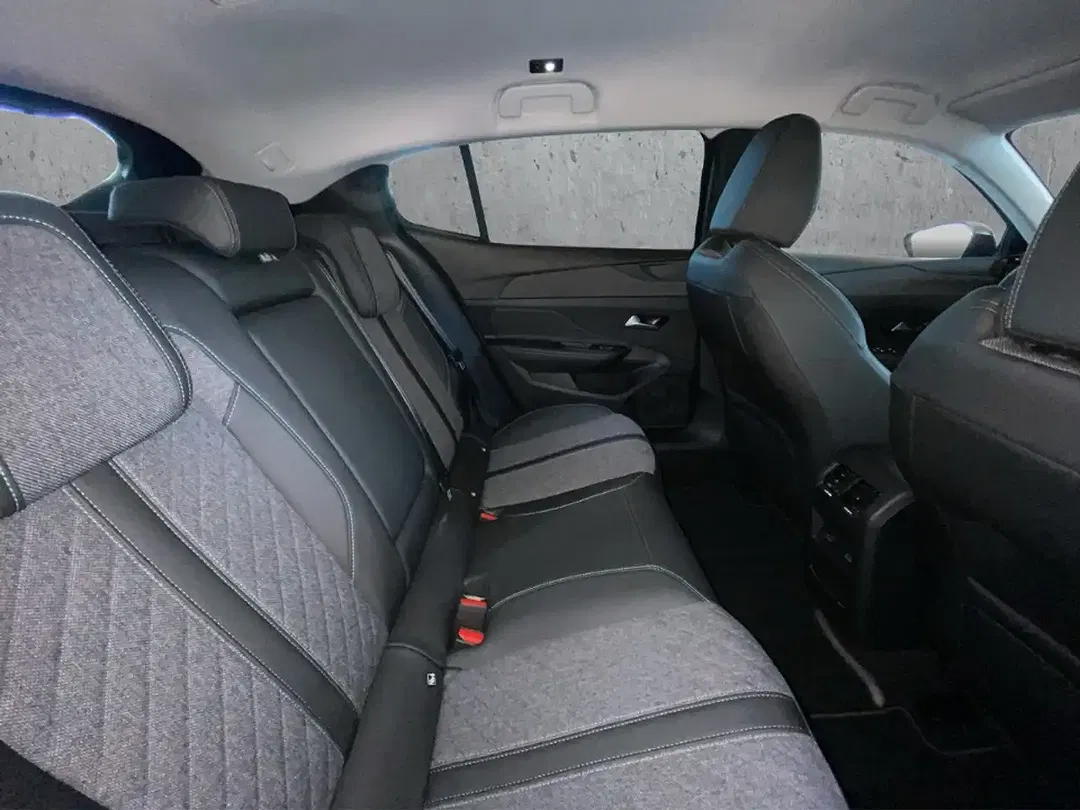 Peugeot 408 130 PureTech EAT8 Allure - Thumbnail 14