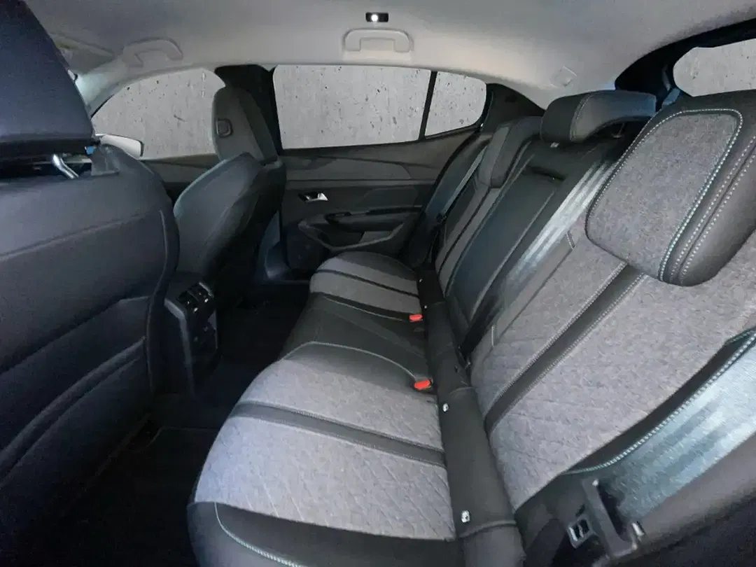 Peugeot 408 130 PureTech EAT8 Allure - Thumbnail 8