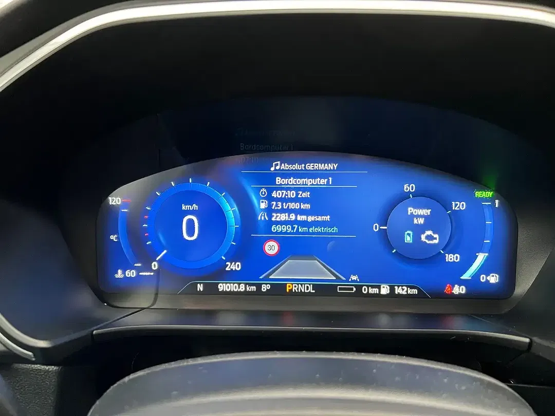 Ford Kuga PHEV Titanium - Thumbnail 11