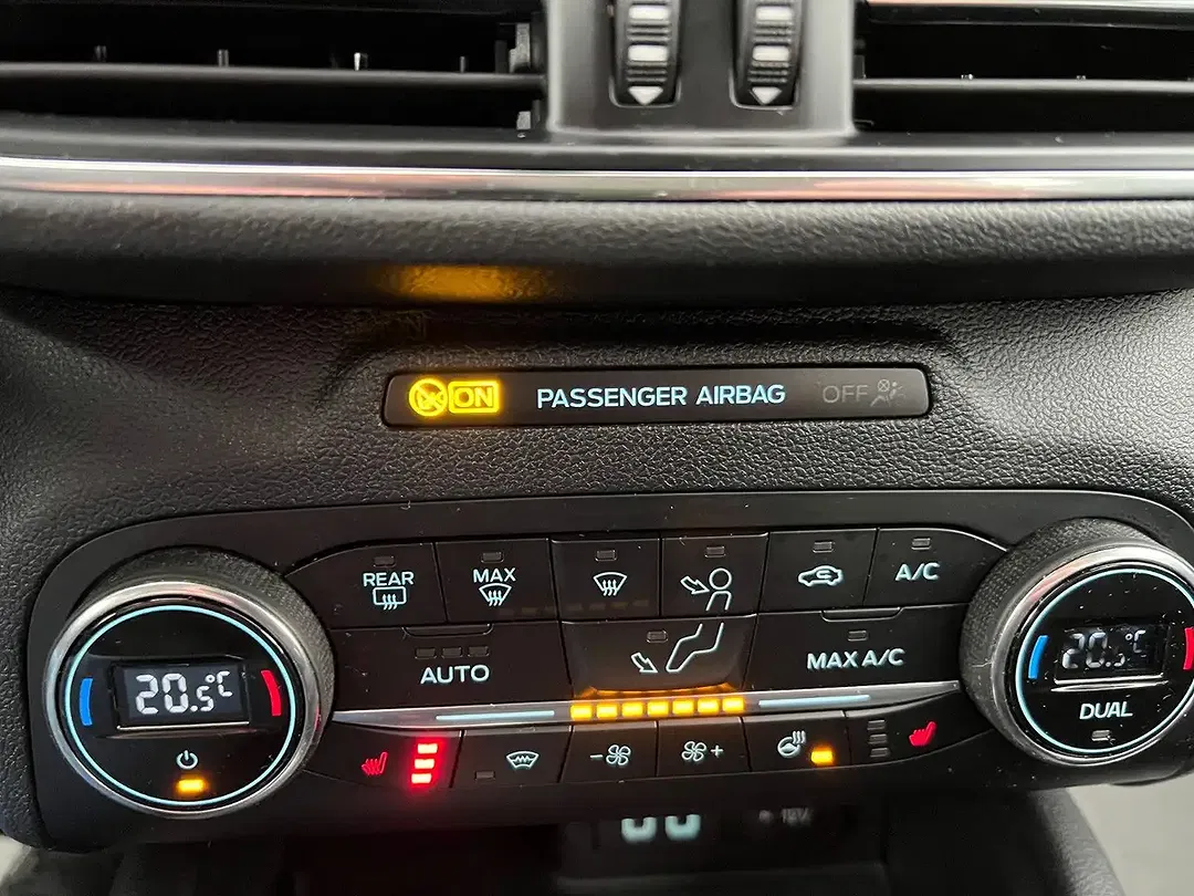 Ford Kuga PHEV Titanium - Thumbnail 13