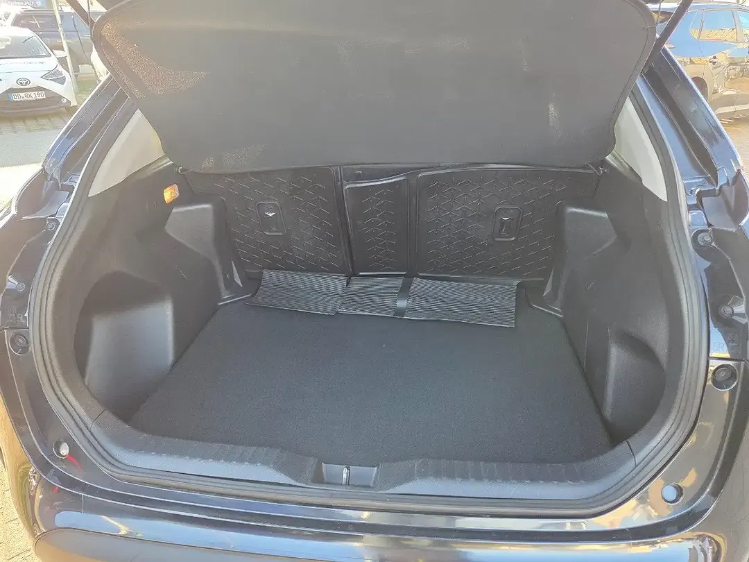 Toyota Yaris Cross 1.5 Hybrid Business Edition - Thumbnail 8