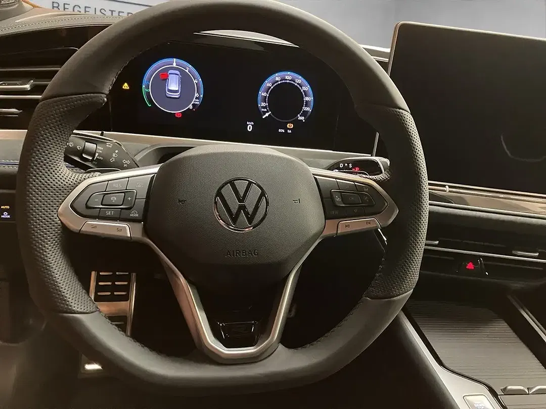 Volkswagen Passat 1.5 eHybrid DSG R-Line - Thumbnail 10