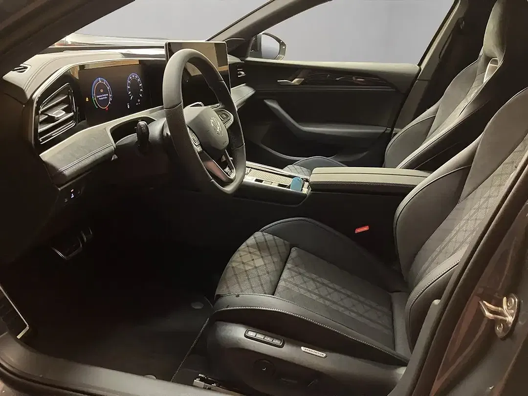 Volkswagen Passat 1.5 eHybrid DSG R-Line - Thumbnail 9