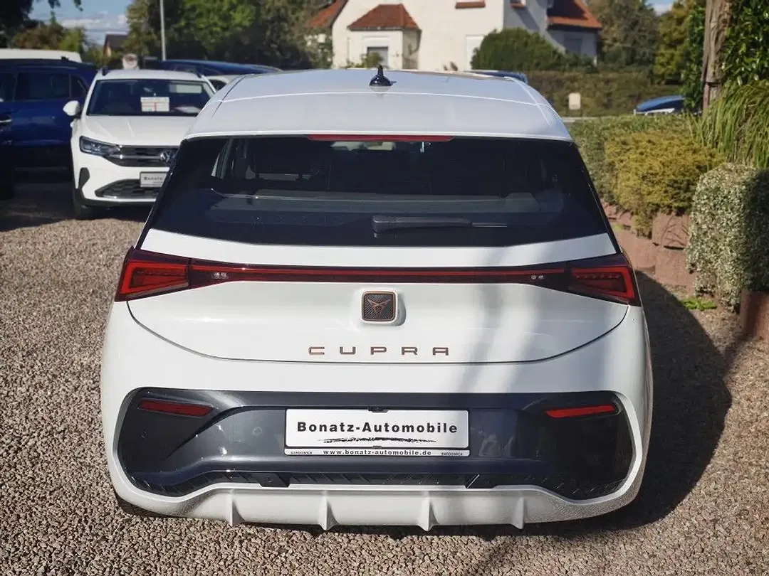 CUPRA Born - Thumbnail 4
