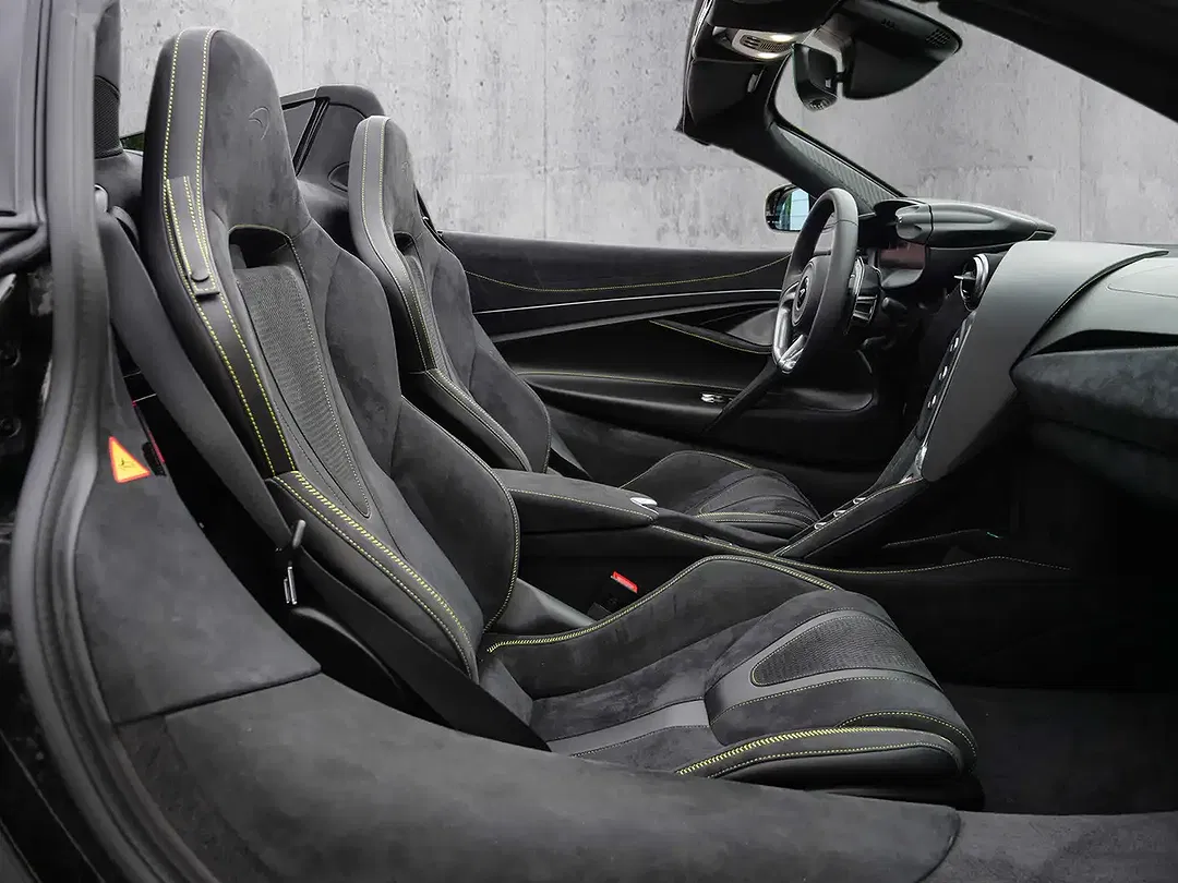 McLaren 750S Black Pack Spider - Thumbnail 6