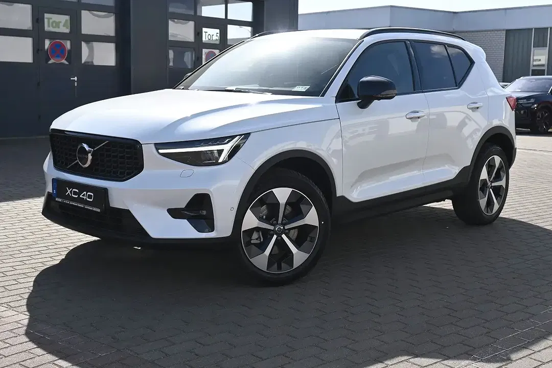 Volvo XC40 B3 Plus Dark - foto 1