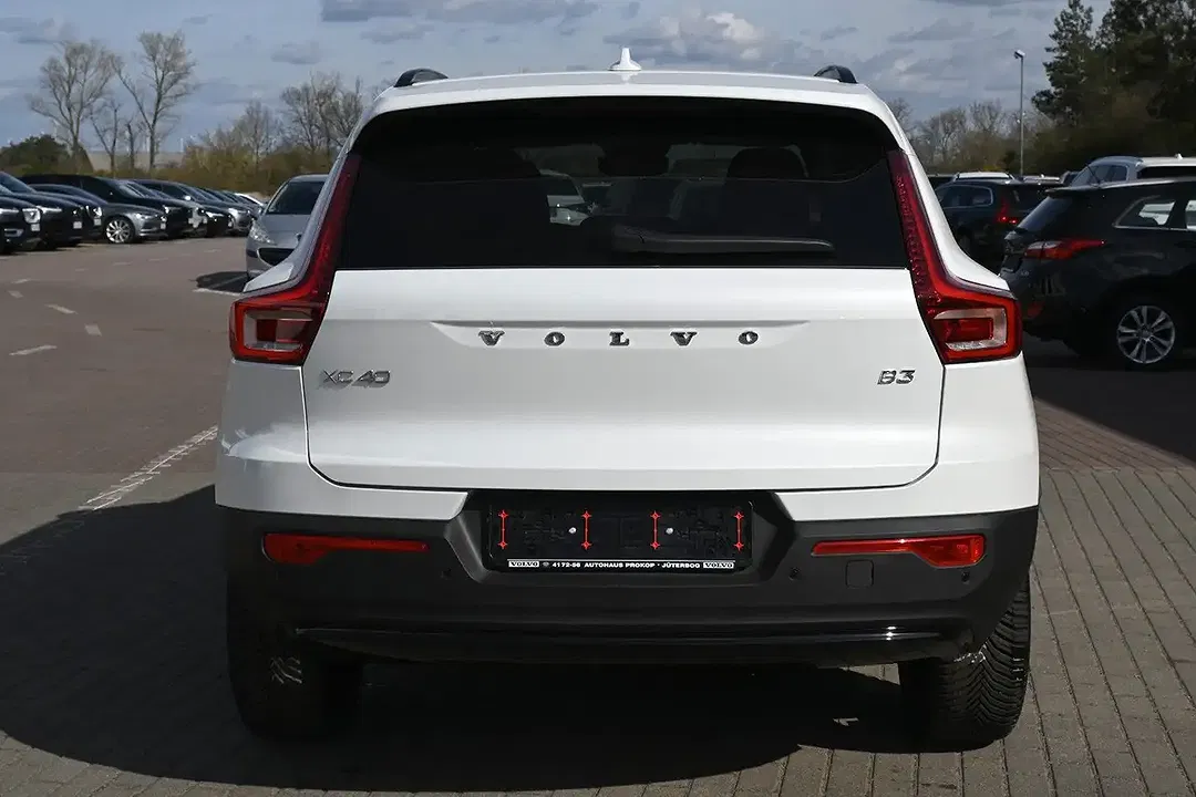 Volvo XC40 B3 Plus Dark - Thumbnail 4