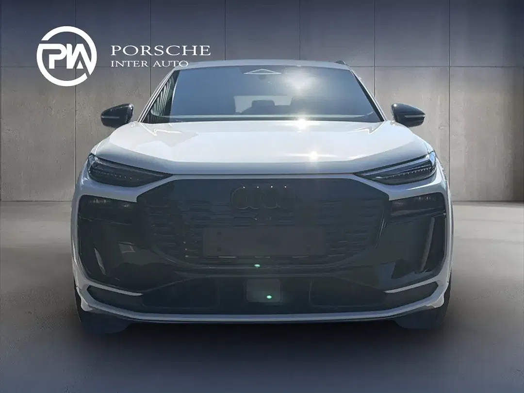 Audi Q6 e-tron quattro - Thumbnail 2