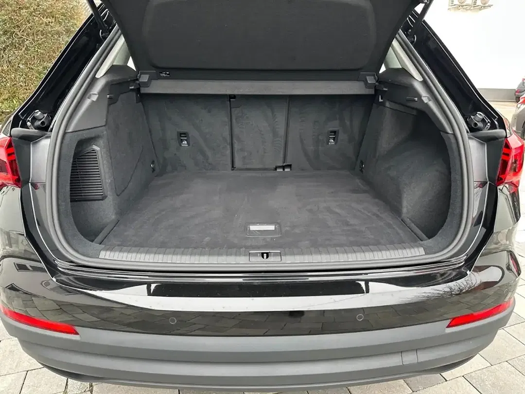 Audi Q3 45 TFSI PHEV Base - Thumbnail 11