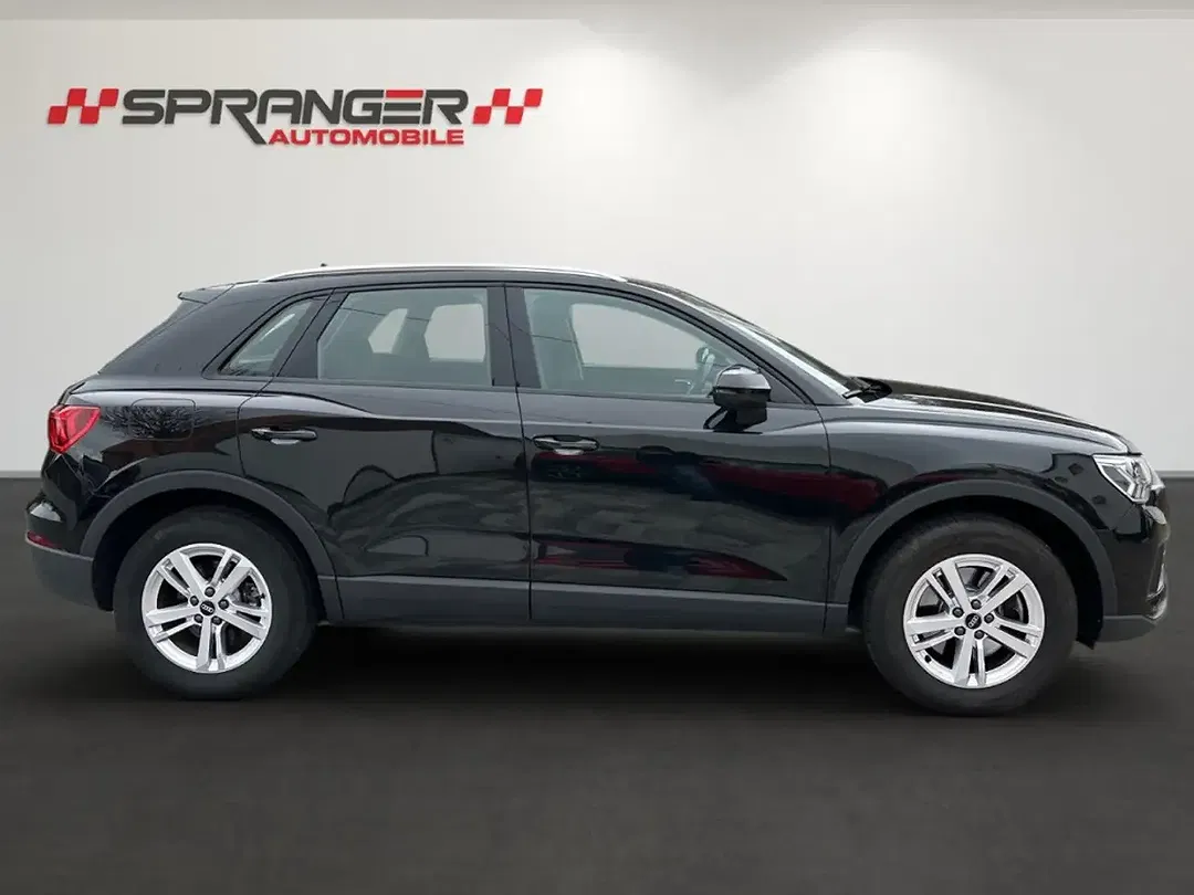 Audi Q3 45 TFSI PHEV Base - Thumbnail 4