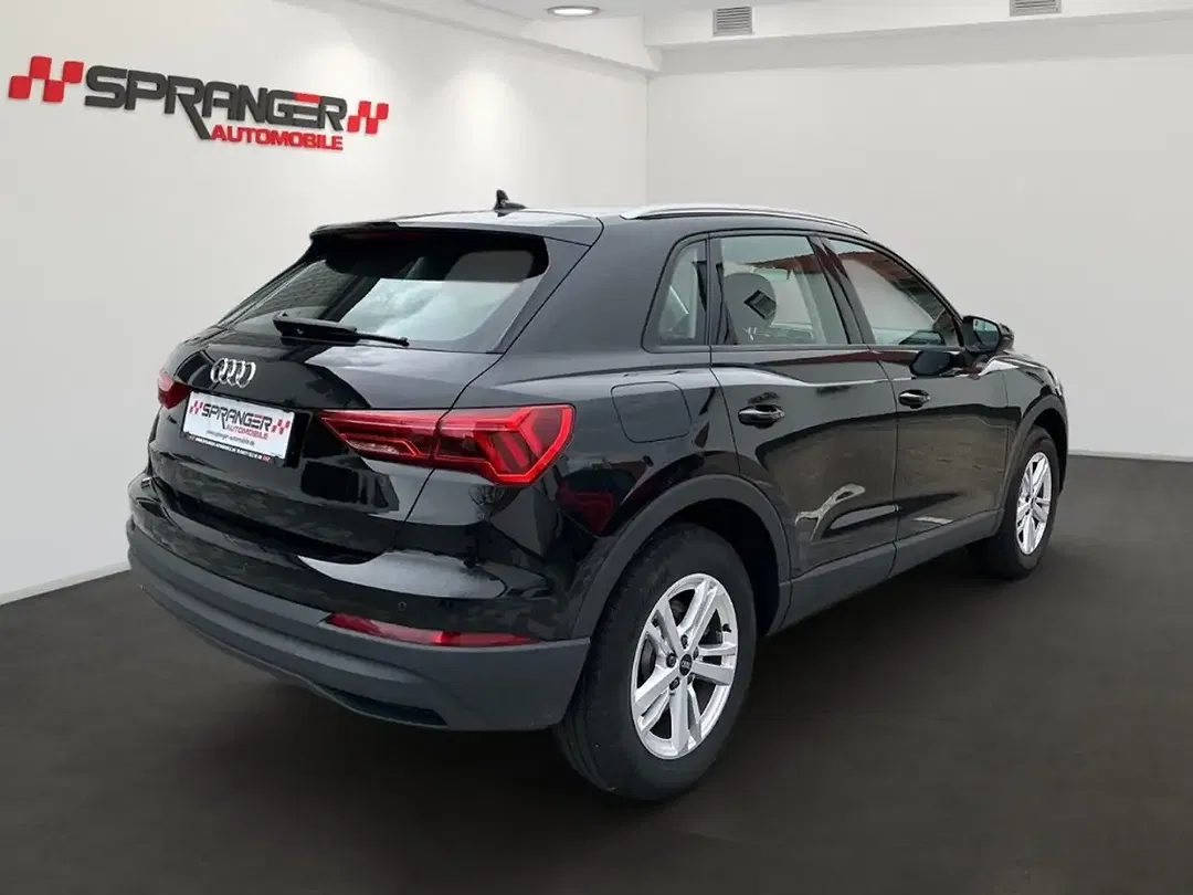 Audi Q3 45 TFSI PHEV Base - Thumbnail 5