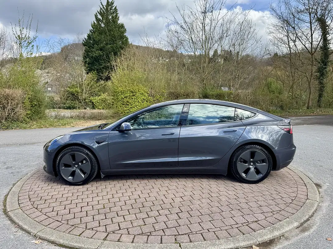 Tesla Model 3 Standard Range Plus - foto 2
