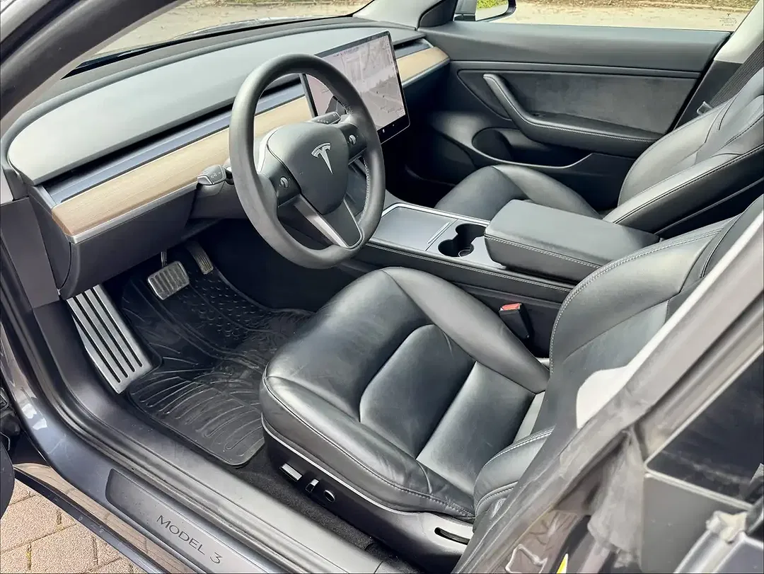 Tesla Model 3 Standard Range Plus - Thumbnail 7